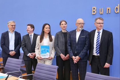 Ökonom zu Wachstumsprognose: Wie ein „Junkie, der in den Seilen hängt“