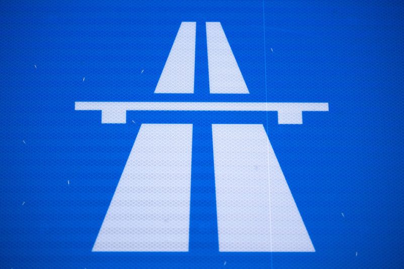 Noch mal rund 27 Millionen muss der Bund für die gescheiterte Pkw-Maut bezahlen. (Symbolbild)
