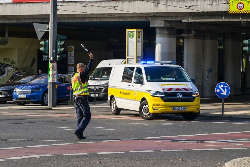 Die Polizei musste den Verkehr regeln.