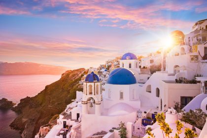 Magma unter Santorini von 18 auf 3 Kilometer Tiefe aufgestiegen