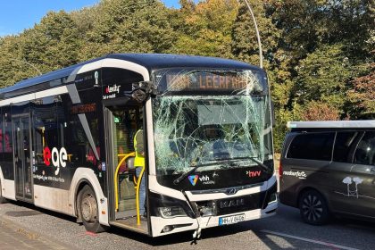 Zwei Linienbusse in Hamburg zusammengestoßen – 20 Verletzte