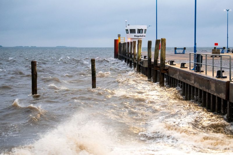 Herbstwetter: Sturm an Nordseeküste