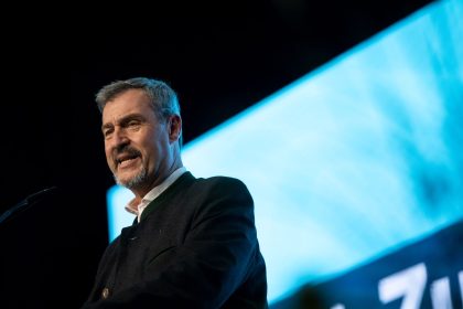 Streit um das Verbrenner-Aus überschattet IAA