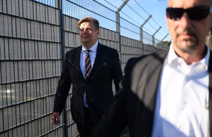 Der Bundestagsabgeordnete Maximilian Krah (AfD) sagt im Prozess gegen seinen ehemaligen Mitarbeiter als Zeuge aus.