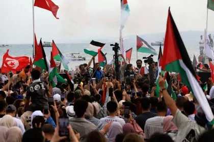 Gaza-Hilfsflotte: Bundesregierung ruft zu Deeskalation auf - Boot erleidet Havarie