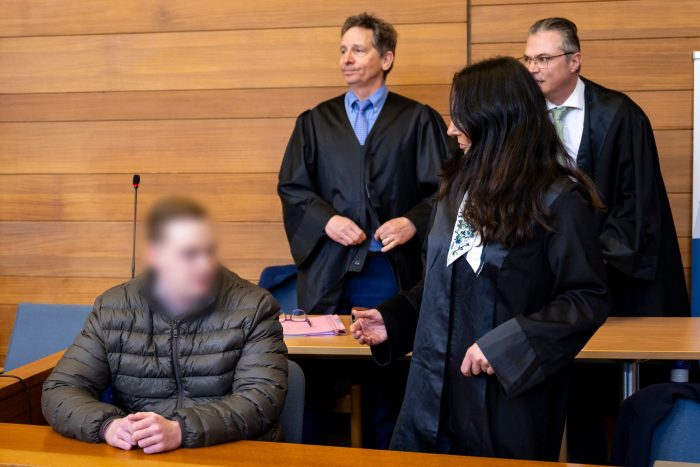 Der Angeklagte war 2024 in Traunstein wegen Mordes zu neun Jahren Jugendstrafe verurteilt worden. (Archivbild)