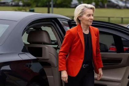 Flugzeug mit von der Leyen wird Ziel von GPS-Störung - sichere analoge, manuelle Landung