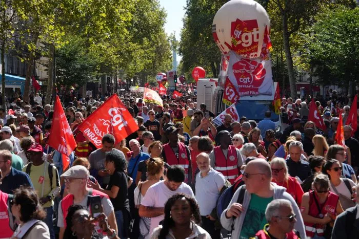 In zahlreichen Städten Frankreichs haben Menschen protestiert.