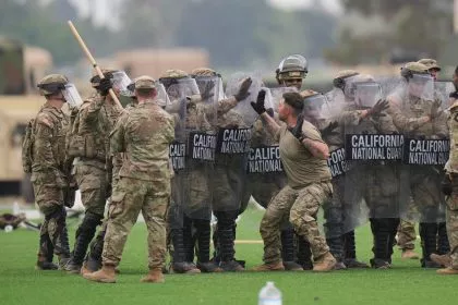 US-Gericht stoppt Trumps Truppeneinsatz in Los Angeles