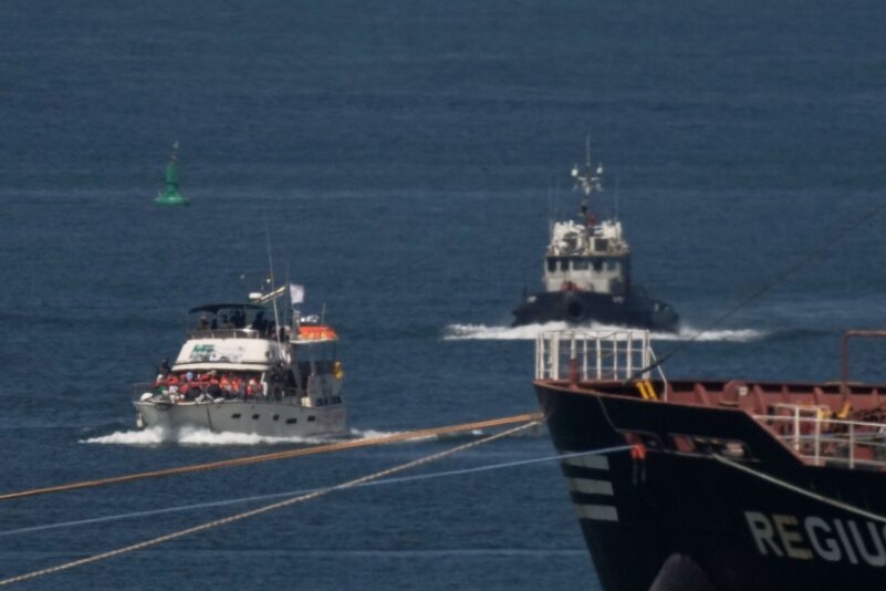 Vor Gaza: Israel eskortiert und stoppt Boote der Global Sumud Flotilla.