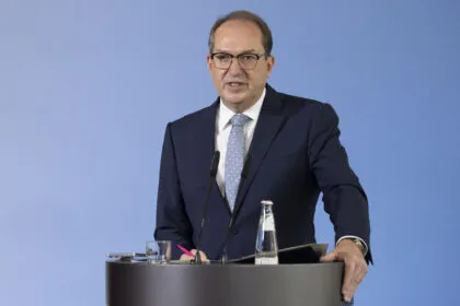 Dobrindt: Abschiebeabkommen mit Taliban vor Abschluss