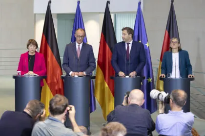 Autogipfel: Merz will Autos mit CO₂-Ausstoß auch nach 2035 zulassen