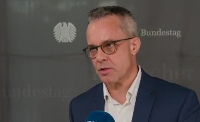 Prof. Dr. Dr. Till Bärnighausen im Gespräch mit der Epoch Times (13. Oktober 2025). Foto: Epoch Times