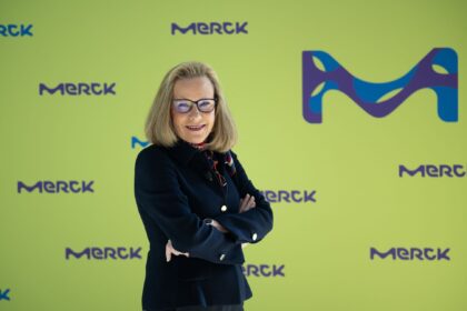 Vorstandsgehälter börsennotierter Unternehmen gesunken – fast nur für Frauen