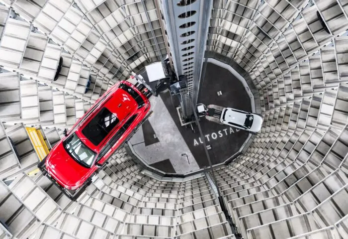 Kaum eine Stadt ist so abhängig vom Auto wie Wolfsburg. (Archivbild)