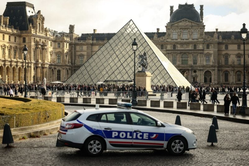 Details zum Louvre-Diebstahl: DNA-Spuren – zwei Verdächtige festgenommen