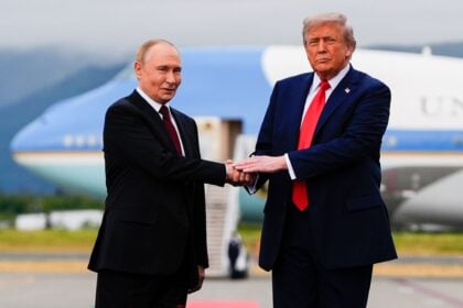 Putin kritisiert US-Sanktionen, warnt vor Tomahawk-Lieferung