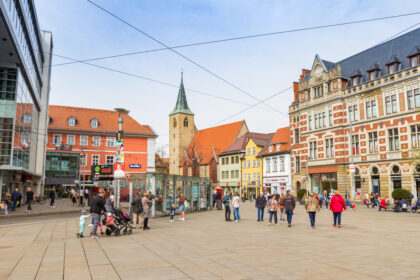 Thüringen: 51-Jährige schlägt Lokalpolitiker mit künstlichem Weihnachtsbaum