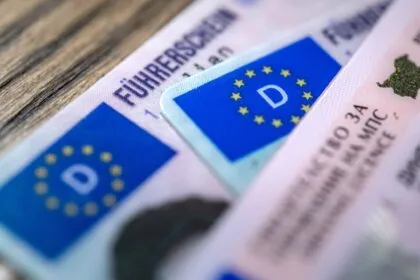 Digitaler Führerschein und EU-weite Strafen: EU beschließt neue Vorschriften