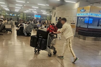 Afghanische Familien mit Aufnahmezusage in Deutschland gelandet – 1.910 Personen warten noch auf Einreise