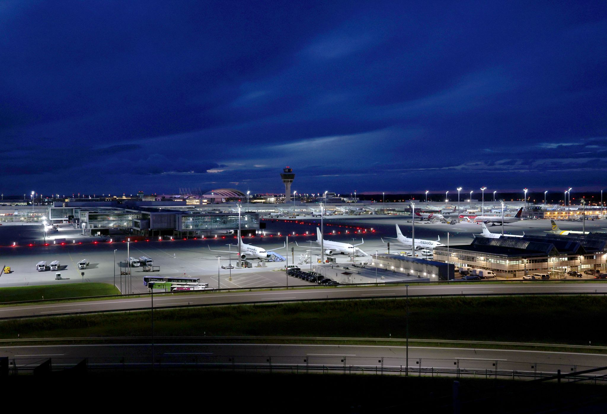 Drohnen-ber-Flughafen-M-nchen-S-der-will-abschie-en-statt-abwarten-Dobrindt-mehr-Geld-f-r-Abwehr