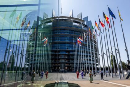 Sacharow-Preis geht an inhaftierte Journalisten in Belarus und Georgien