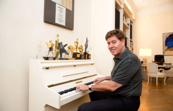 Der als Horst Nußbaum in Köln geborene gilt als einer der erfolgreichsten deutschen Musikproduzenten.