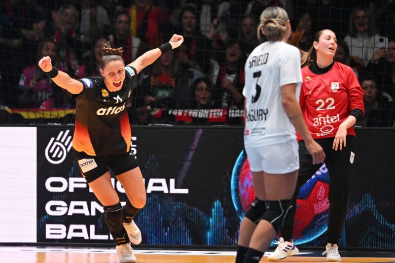 Die deutschen Handballerinnen haben vorzeitig die WM-Hauptrunde erreicht.