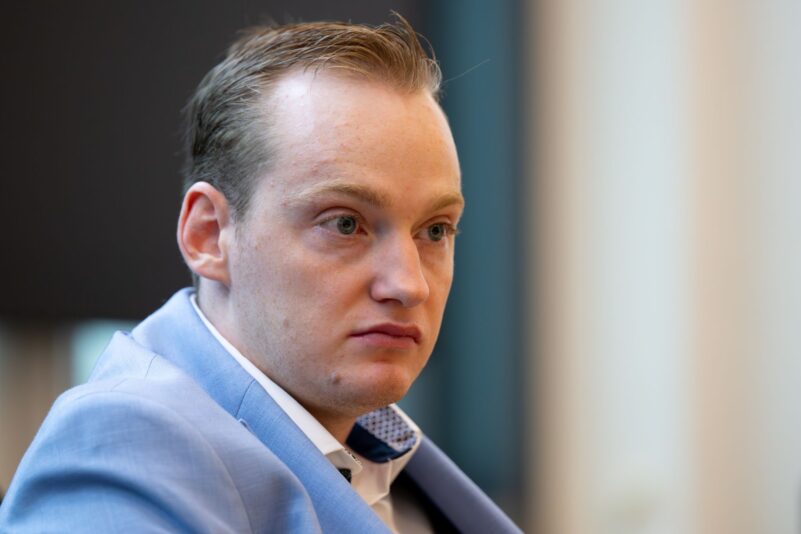 Der Angeklagte muss nach der Entscheidung des Gerichts für die bisherige Haft entschädigt werden. (Archivbild)