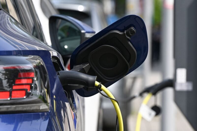 Die Bundesregierung will Elektromobilität einfach, zuverlässig und bezahlbar machen.