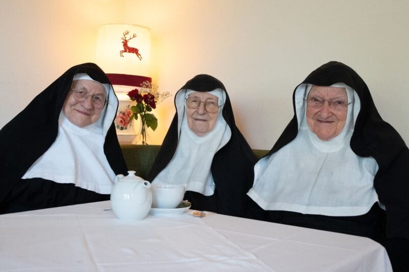Schwester Rita, Schwester Regina und Schwester Bernadette wollen das Angebot der Kirche nicht annehmen. (Archivbild)