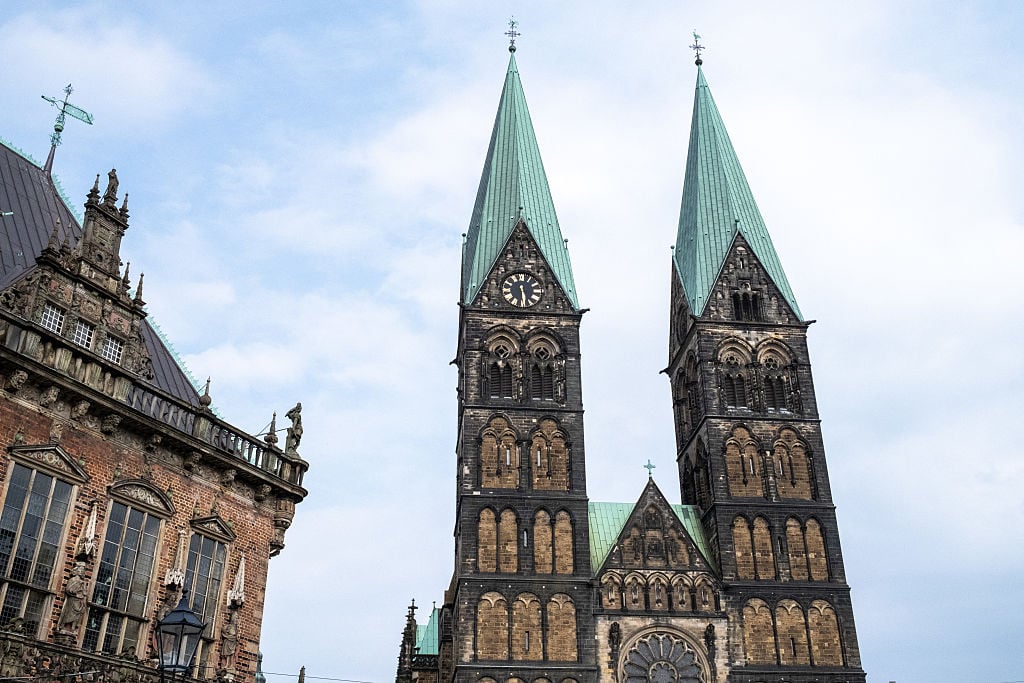 Unbekannte-stehlen-300-Kilogramm-schwere-Kirchenglocke-in-Bremen