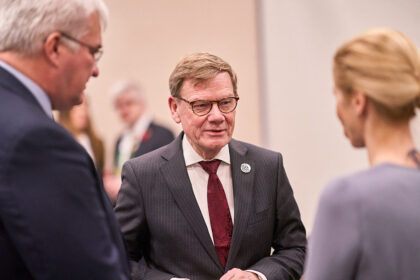 NATO-Länder kündigen neue US-Waffenpakete für die Ukraine an – Deutschland will 200 Millionen Dollar einsetzen