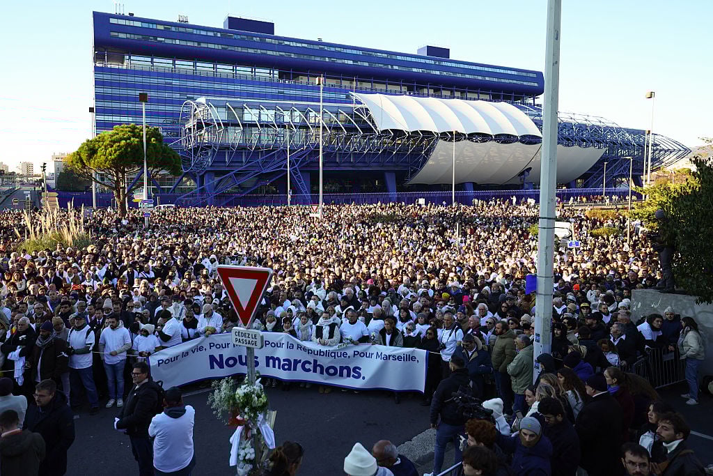 Tausende-Menschen-protestieren-in-Marseille-gegen-Drogenkriminalit-t