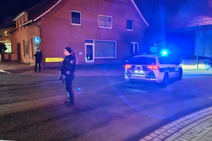 Lindhorst in Angst: Bewaffneter verschanzt sich in Wohnhaus – Spezialkräfte greifen ein