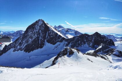 Lawine auf Tiroler Gletscher – neun Verschüttete gerettet