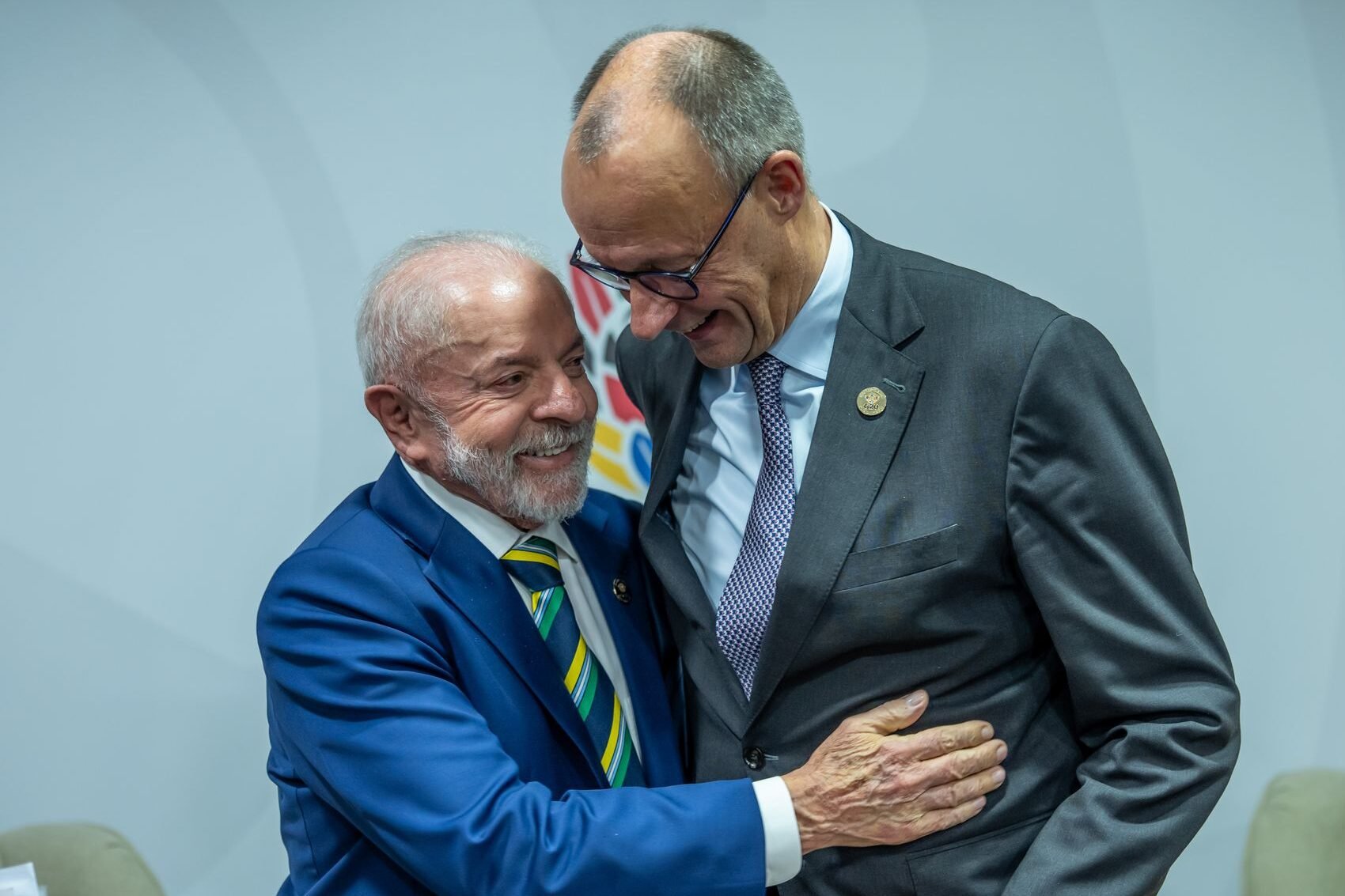 Merz-zu-Lula-N-chstes-Mal-gehen-wir-zusammen-tanzen-