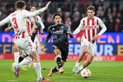 Bundesliga: Eintracht trotzt Kölner Blitzstart und Schlussoffensive