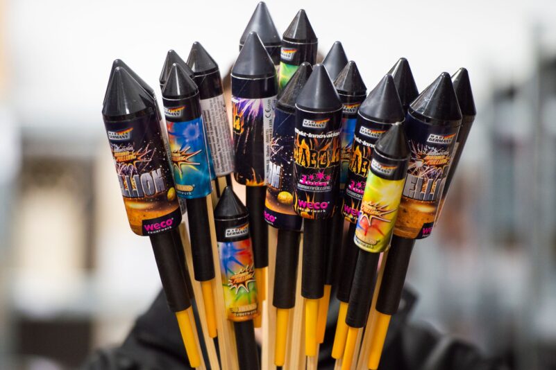Auf das klassische Silvesterfeuerwerk verzichten die meisten Deutschen laut einer Umfrage. (Symbolbild)