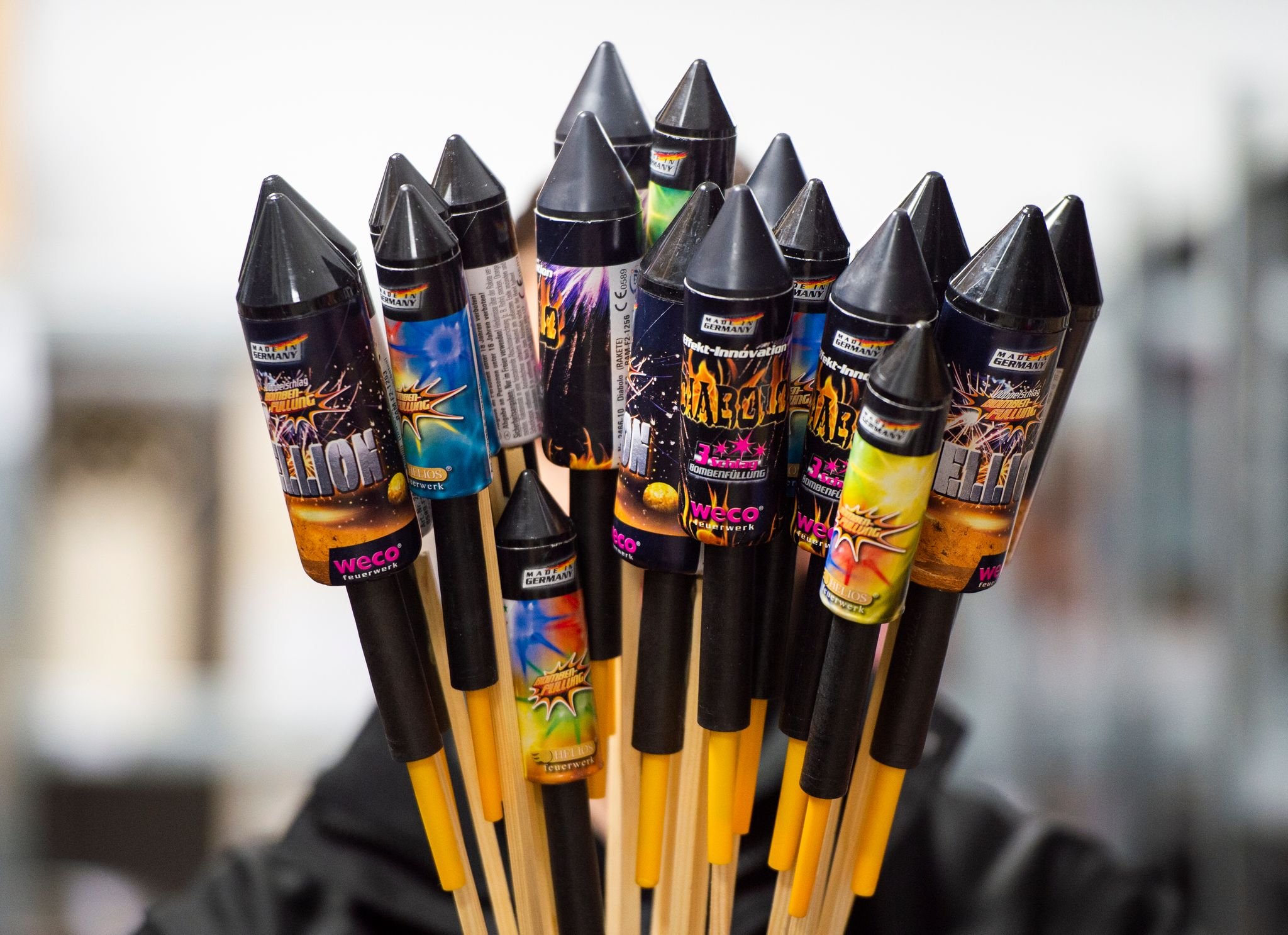 Hunderte-Kilogramm-illegaler-Pyrotechnik-bei-Razzia-in-Berlin-entdeckt