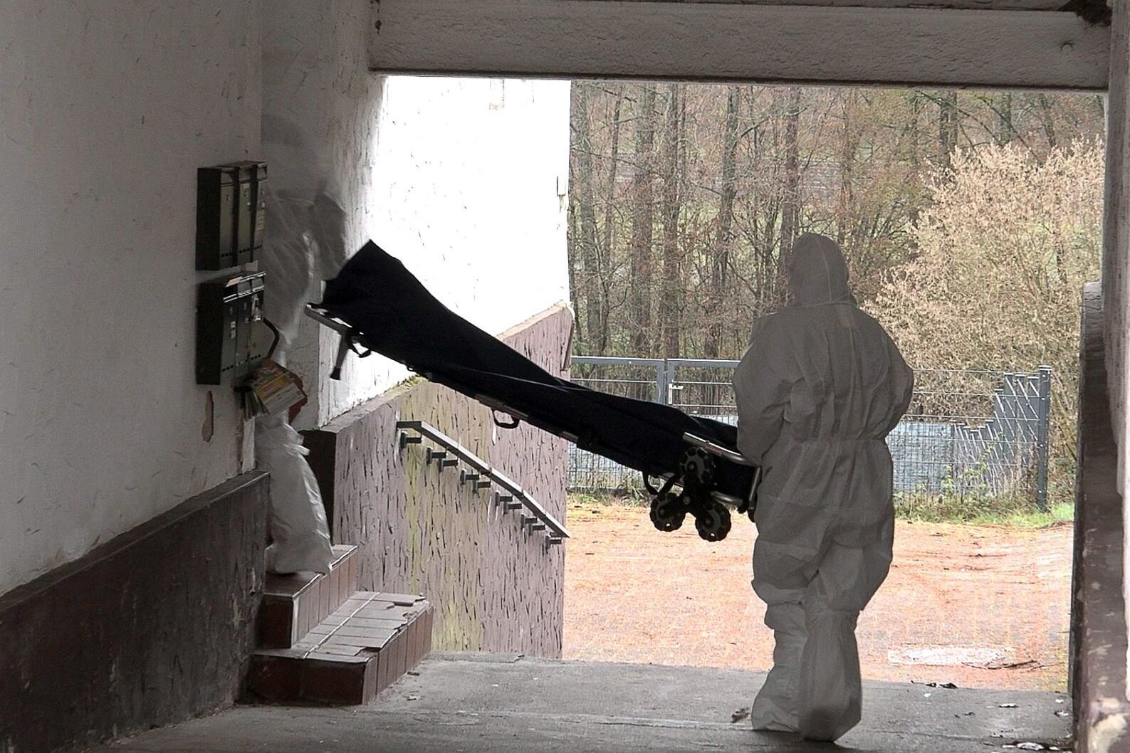 Gerichtsvollzieher-mit-Messer-get-tetet-Haftbefehl-erlassen