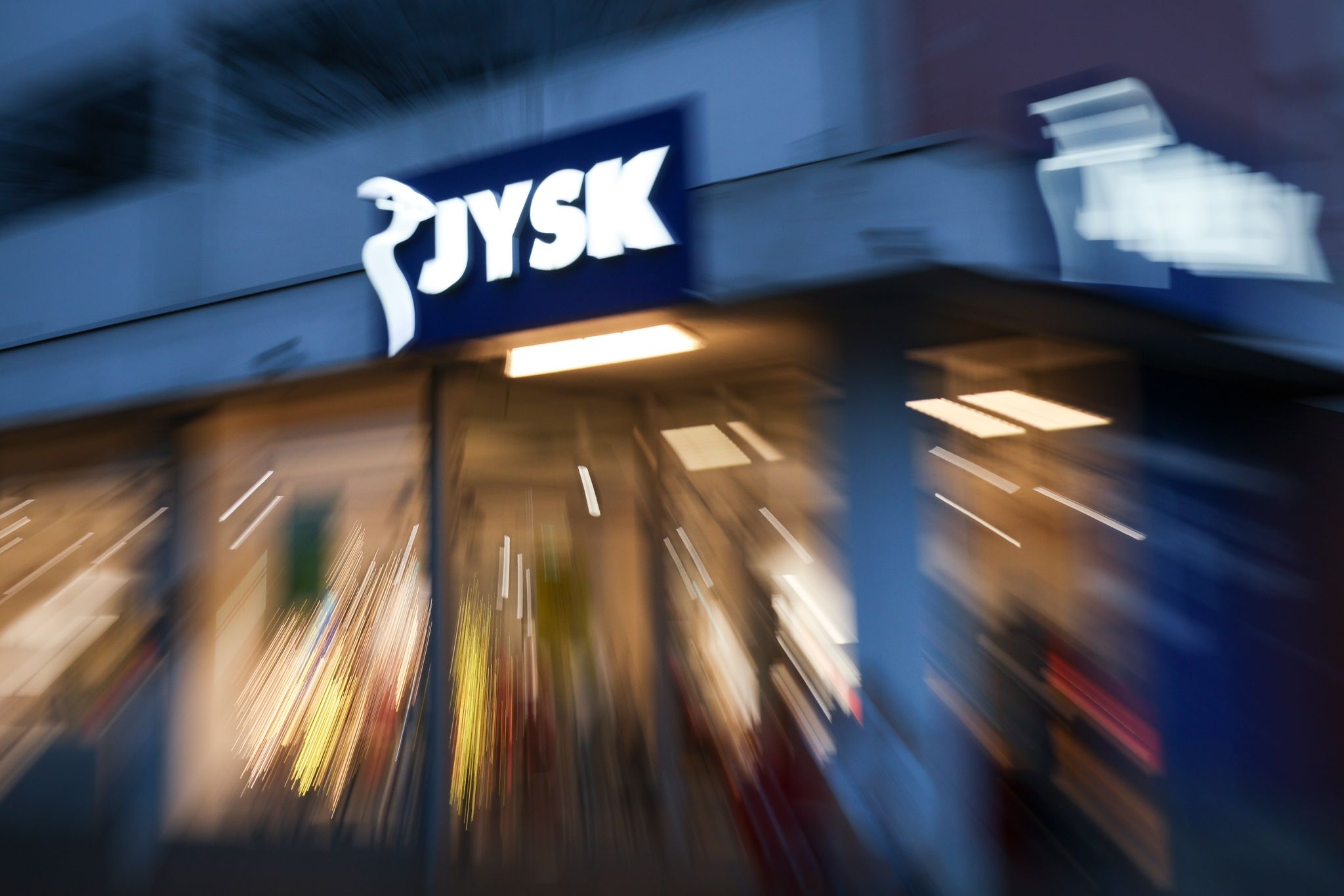 Jysk-w-chst-im-schw-chelnden-M-belhandel