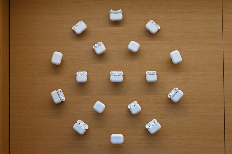 Nutzer in der EU bekommen die Live-Übersetzungsfunktion später in ihre AirPods. (Archivbild)