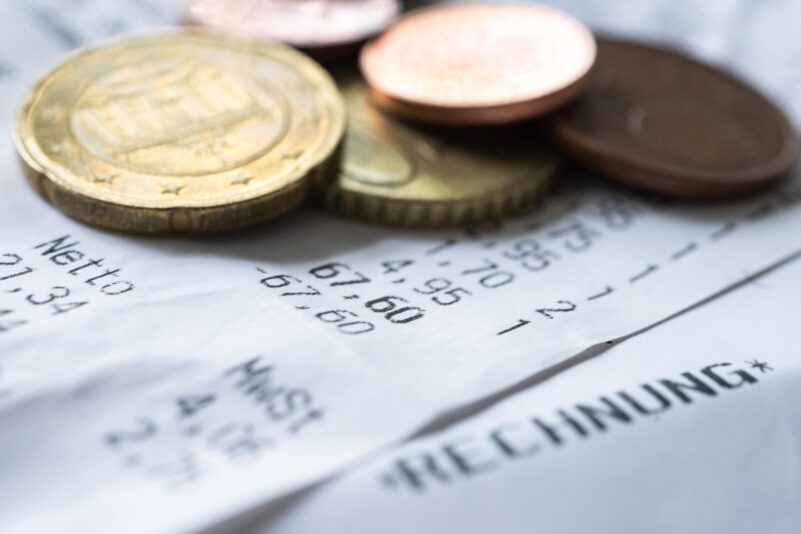 Die Inflationsrate hielt sich zuletzt über der Marke von zwei Prozent. Höhere Teuerungsraten schmälern die Kaufkraft der Menschen. (Symbolbild)