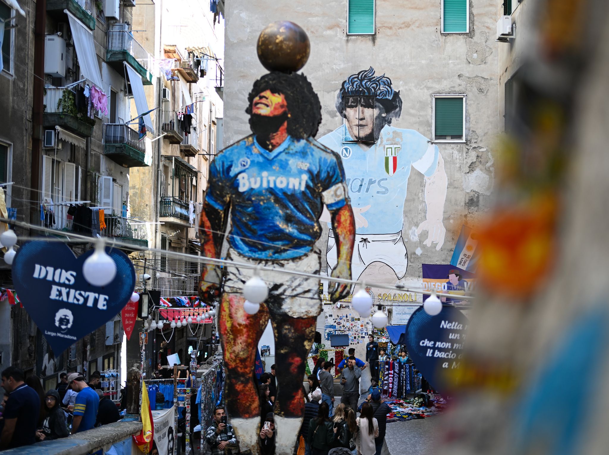 Neapel-streitet-um-Maradona-Platz-Vorl-ufiger-Frieden-