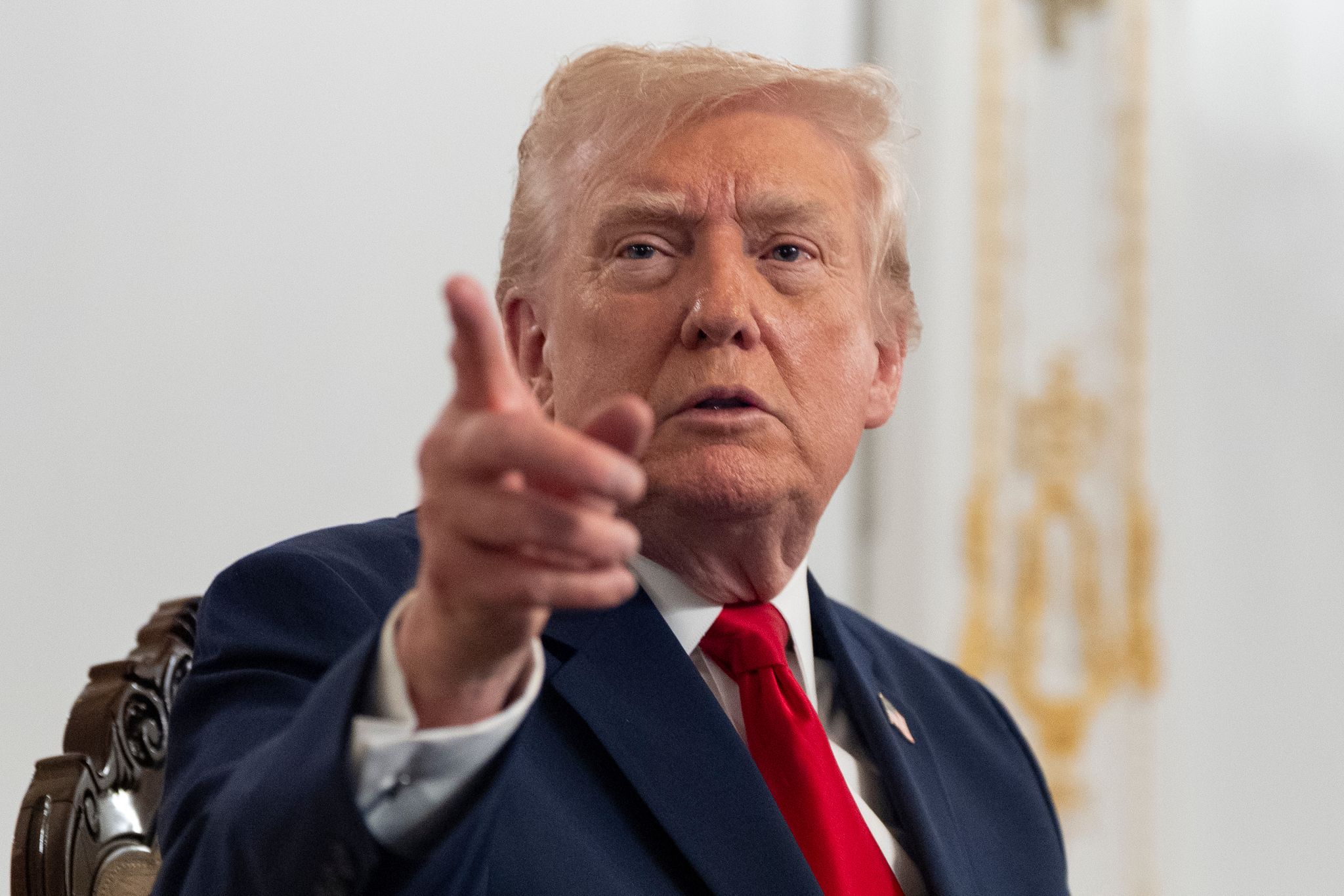 Trump-erkl-rt-alle-nicht-handsignierte-Verordnungen-Bidens-f-r-ung-ltig-Rechtsexperten-skeptisch