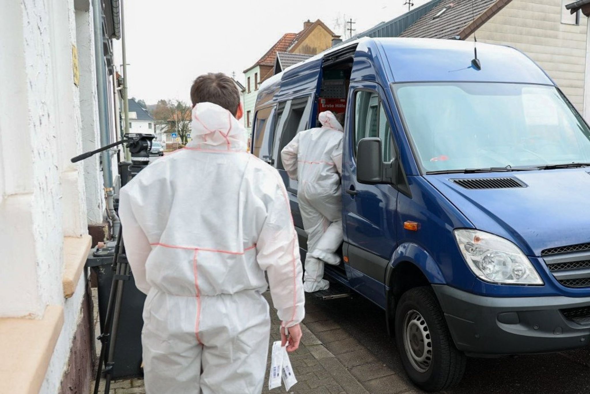 Gerichtsvollzieher-in-saarl-ndischem-Bexbach-im-Dienst-get-tet