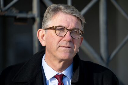 Interessenkonflikt? Der Kanzler stärkt  seinem Kulturstaatsminister den Rücken