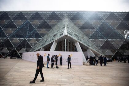 Kairo: Großes Ägyptisches Museum an den Pyramiden eröffnet