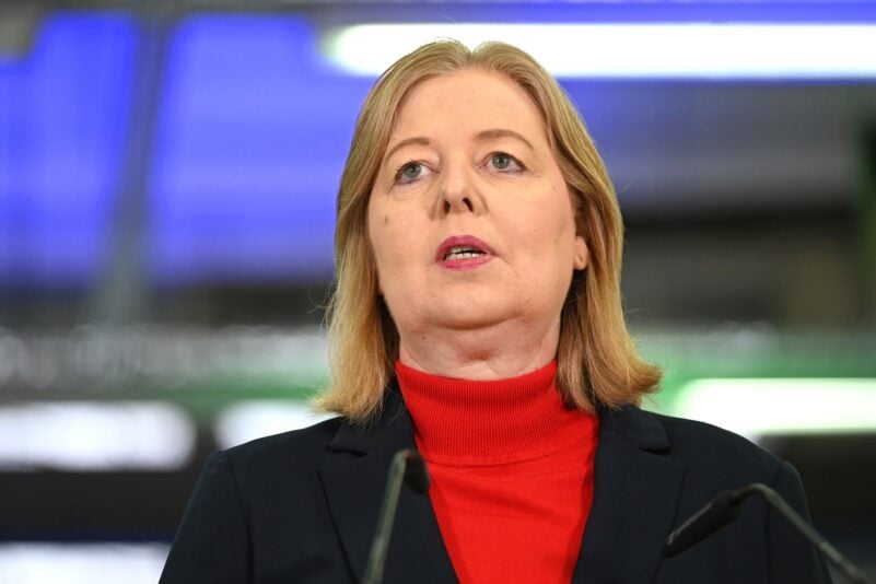 Sozialministerin Bas sieht keinen Grund für Änderungen an ihrem Rentenpaket.